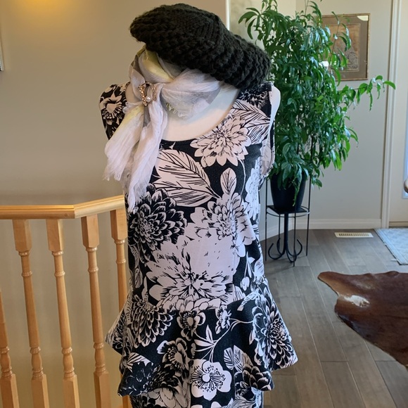 ✨Peplum Top w/ Pencil Skirt & high low Black Sweater bundle✨ - Picture 6 of 17